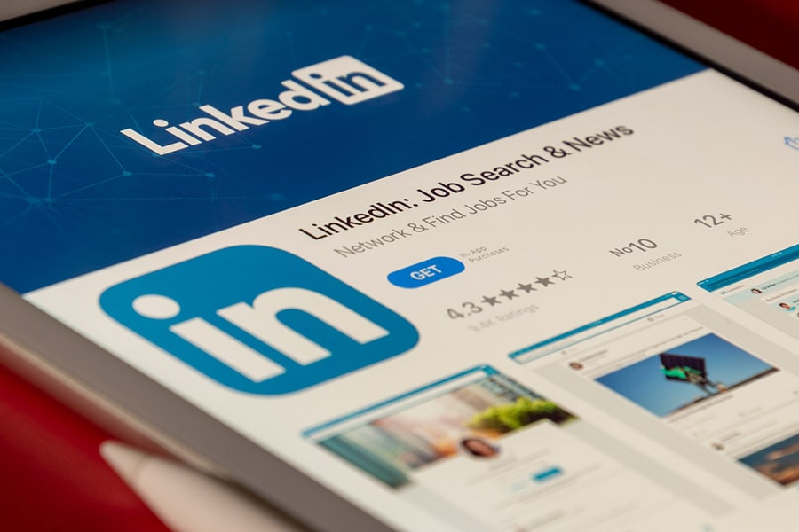 Хора с връзки. Как да напреднем в LinkedIn